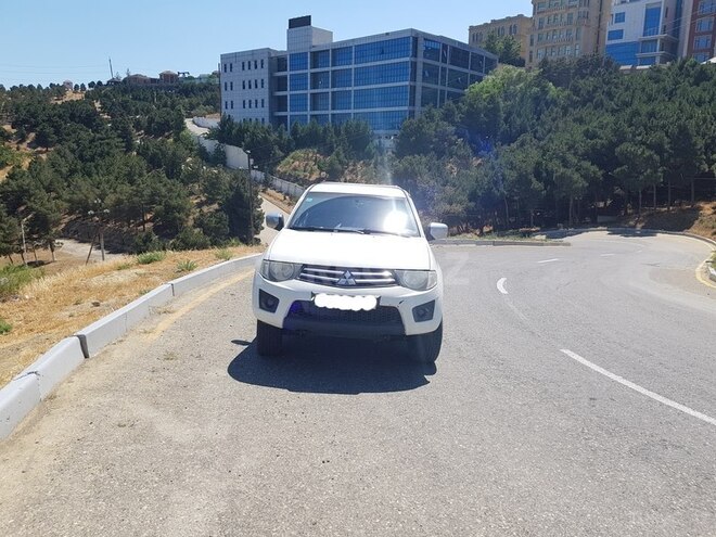 Mitsubishi L200 2011, 150,000 km - 2.5 л - Bakı