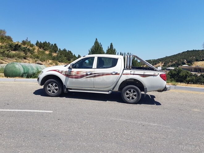 Mitsubishi L200 2011, 150,000 km - 2.5 л - Bakı