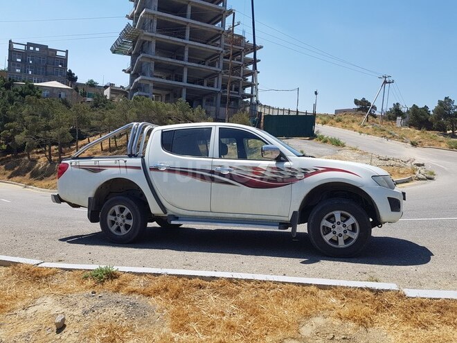 Mitsubishi L200 2011, 150,000 km - 2.5 л - Bakı