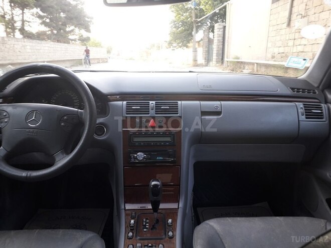 Mercedes E 270 2000, 325,987 km - 2.7 л - Bakı