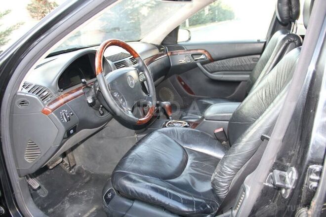 Mercedes S 320 1999, 240,000 km - 3.2 l - Quba
