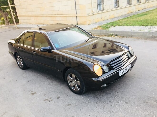 Mercedes E 220 2002, 59,000 km - 2.2 l - Bakı