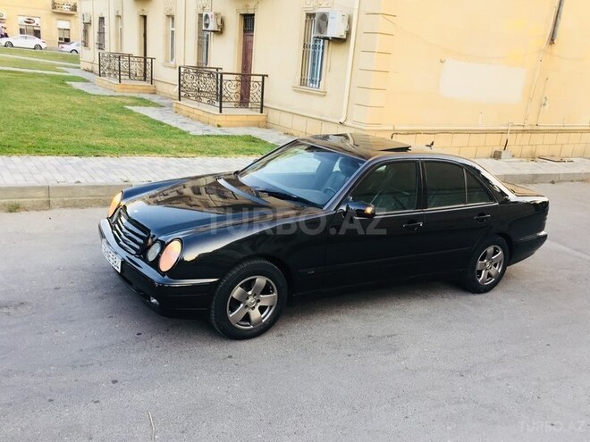 Mercedes E 220 2002, 59,000 km - 2.2 l - Bakı