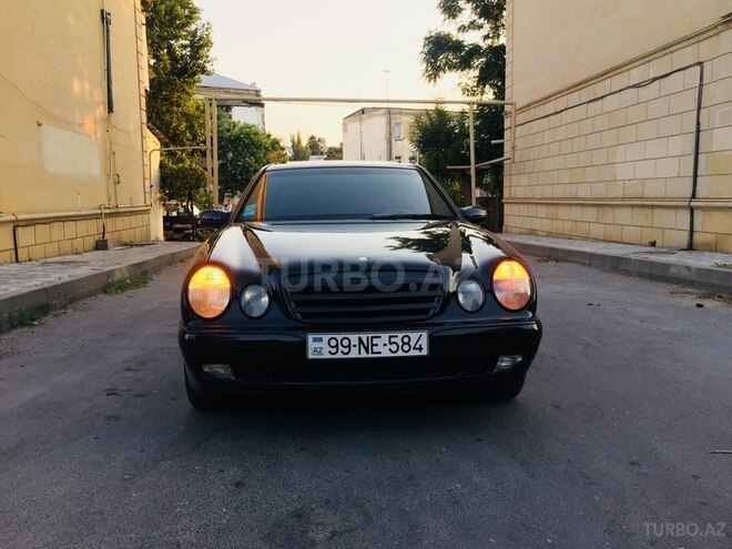 Mercedes E 220 2002, 59,000 km - 2.2 l - Bakı