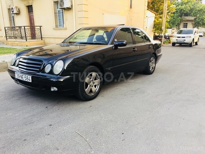 Mercedes E 220 2002, 59,000 km - 2.2 l - Bakı