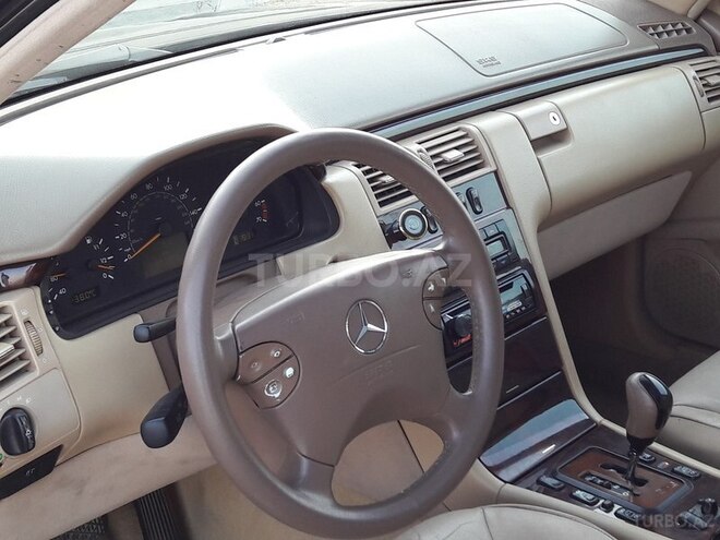Mercedes E 320 2000, 302,000 km - 3.2 l - Xırdalan