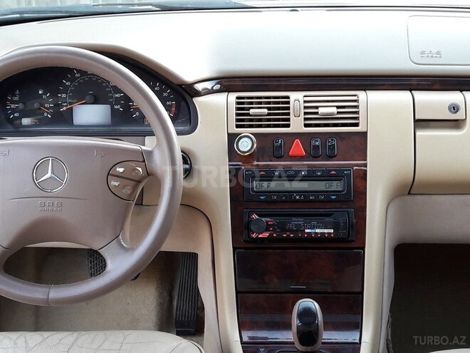 Mercedes E 320 2000, 302,000 km - 3.2 l - Xırdalan