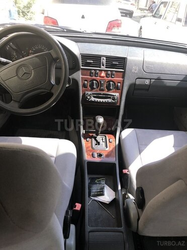 Mercedes C 200 1997, 330,000 km - 2.0 л - Bakı