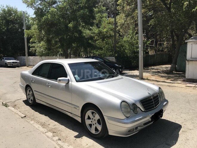 Mercedes E 220 2001, 285,000 km - 2.2 l - Sumqayıt