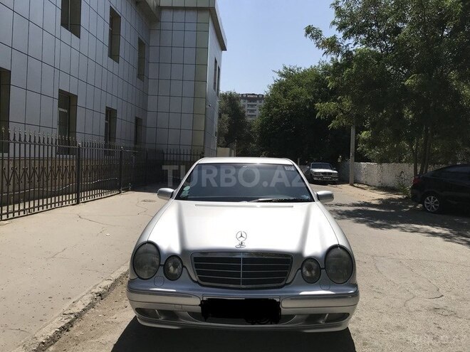 Mercedes E 220 2001, 285,000 km - 2.2 l - Sumqayıt