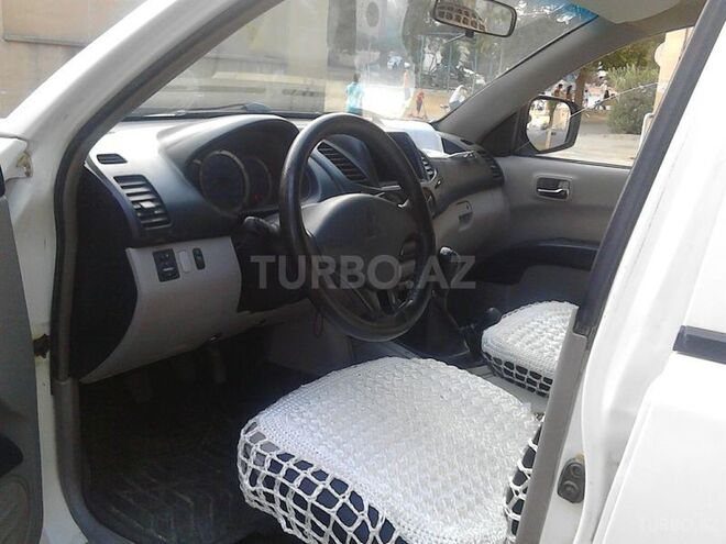 Mitsubishi L200 2007, 155,000 km - 2.5 l - Bakı