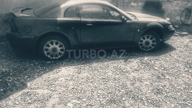 Ford Mustang 2000, 546,565 km - 3.8 l - Yevlax