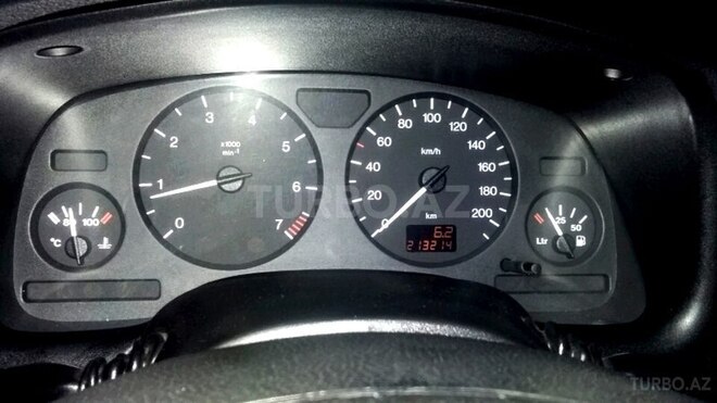 Opel Astra 1998, 215,080 km - 1.6 l - Şəki