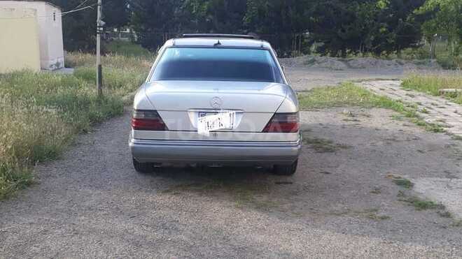Mercedes E 250 1991, 654,214 km - 2.5 l - Füzuli