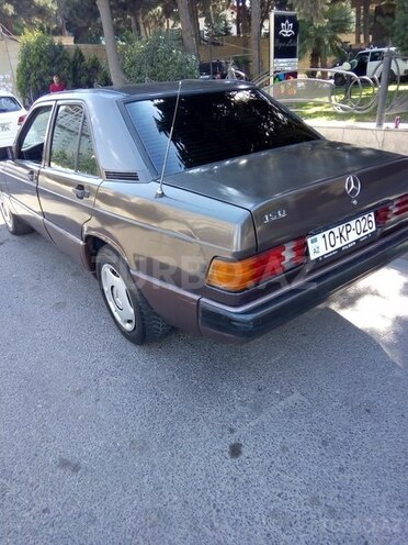 Mercedes 190 1992, 243,549 km - 2.0 л - Bakı