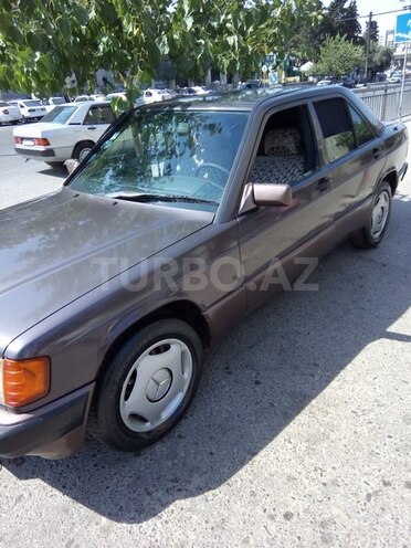 Mercedes 190 1992, 243,549 km - 2.0 л - Bakı
