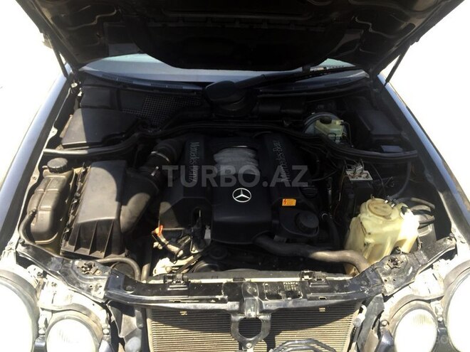 Mercedes E 240 1999, 260,000 km - 2.4 л - Bakı
