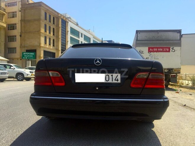 Mercedes E 240 1999, 260,000 km - 2.4 л - Bakı