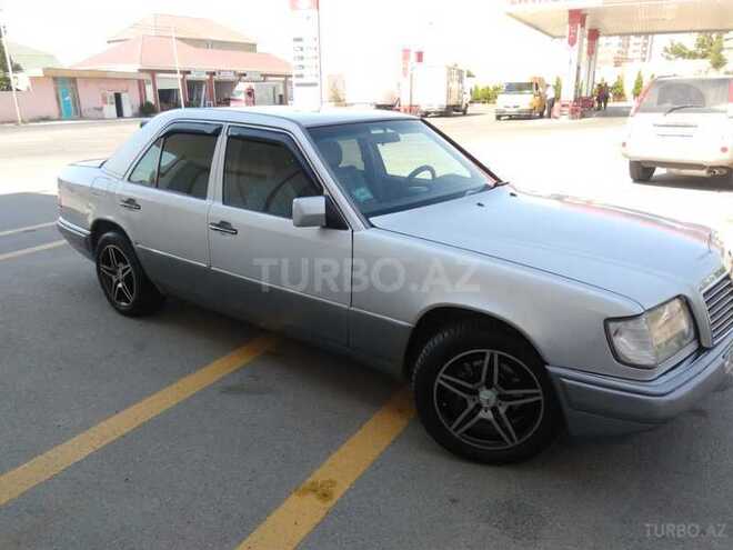 Mercedes E 220 1995, 280,000 km - 2.2 l - İsmayıllı