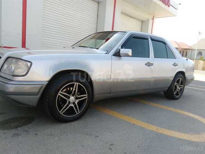 Mercedes E 220 1995, 280,000 km - 2.2 l - İsmayıllı