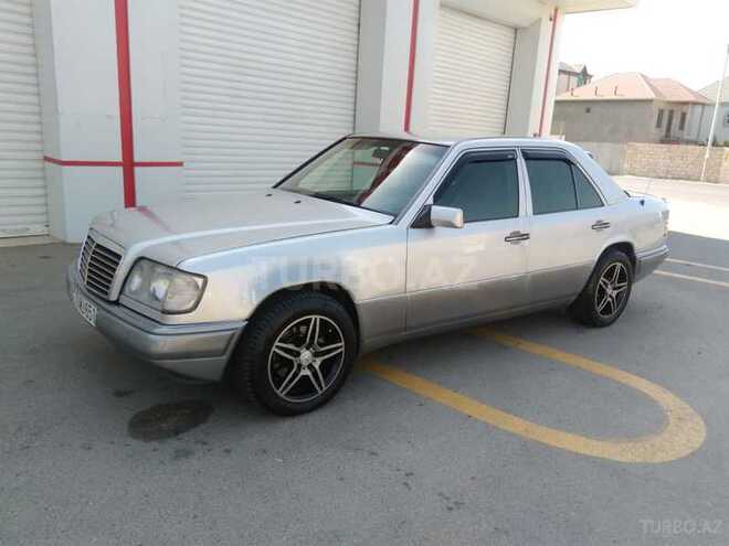 Mercedes E 220 1995, 280,000 km - 2.2 l - İsmayıllı