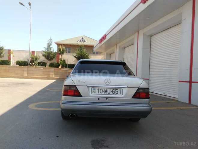Mercedes E 220 1995, 280,000 km - 2.2 l - İsmayıllı
