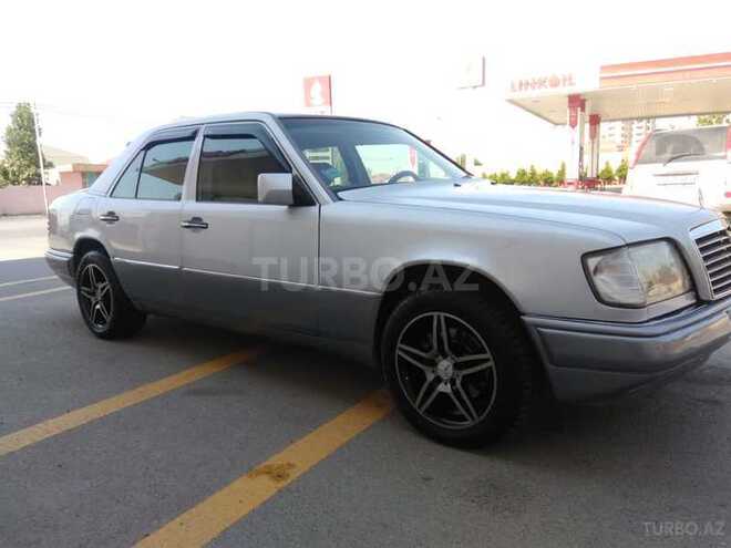 Mercedes E 220 1995, 280,000 km - 2.2 l - İsmayıllı