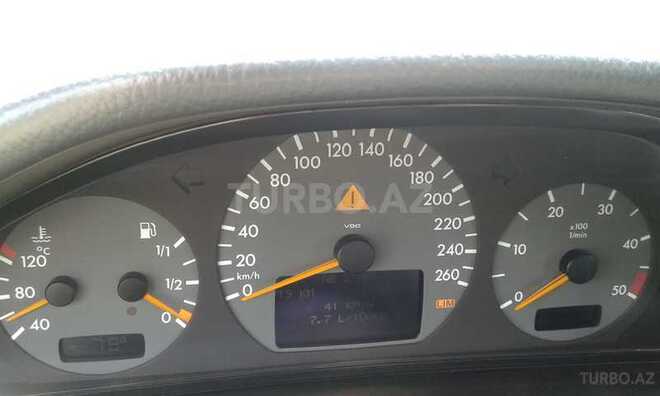 Mercedes E 220 2001, 256,352 km - 2.2 l - Bakı