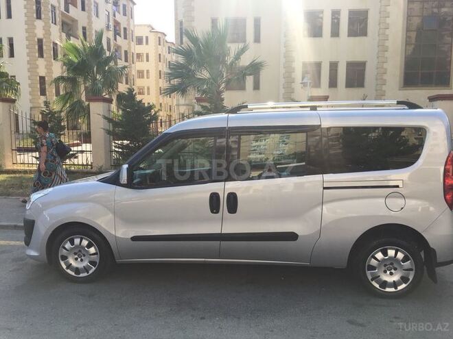 Fiat Doblo 2011, 142,100 km - 1.6 л - Bakı
