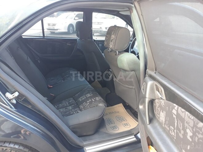 Mercedes E 240 1997, 270,000 km - 2.4 l - Bakı