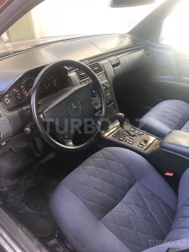 Mercedes E 240 1997, 363,500 km - 2.4 l - Bakı