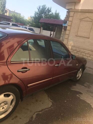 Mercedes E 240 1997, 363,500 km - 2.4 l - Bakı