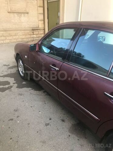 Mercedes E 240 1997, 363,500 km - 2.4 l - Bakı