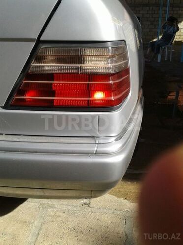 Mercedes E 250 1995, 35,000 km - 0.3 l - Cəbrayıl