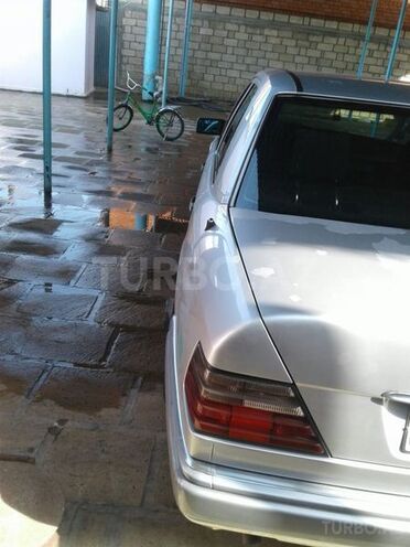 Mercedes E 250 1995, 35,000 km - 0.3 l - Cəbrayıl