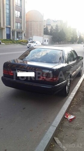 Mercedes E 230 1995, 285,000 km - 2.3 l - Bakı