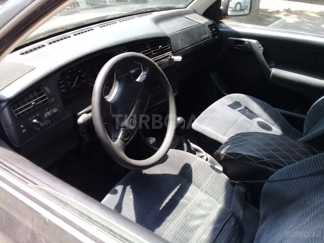 Volkswagen Golf 1993, 220,000 km - 2.0 л - Bakı