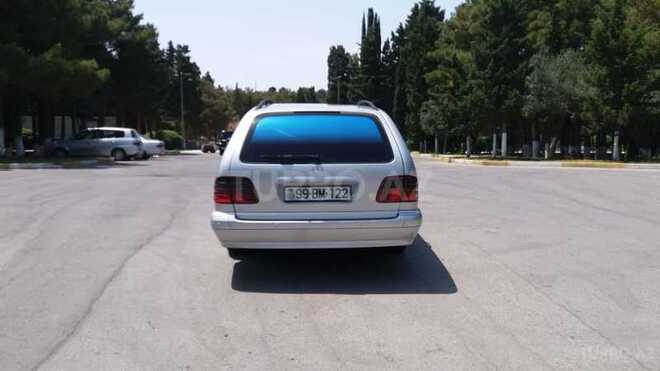Mercedes E 220 2000, 298,000 km - 2.2 l - Sumqayıt