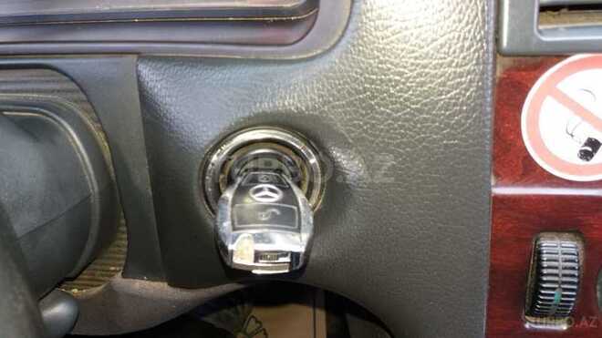 Mercedes E 220 2000, 298,000 km - 2.2 l - Sumqayıt