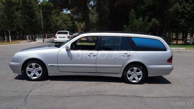 Mercedes E 220 2000, 298,000 km - 2.2 l - Sumqayıt