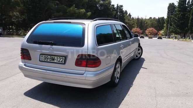 Mercedes E 220 2000, 298,000 km - 2.2 l - Sumqayıt