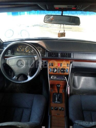 Mercedes E 250 1995, 480,000 km - 2.5 l - Cəlilabad