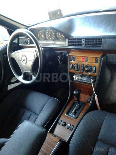 Mercedes E 250 1995, 480,000 km - 2.5 l - Cəlilabad