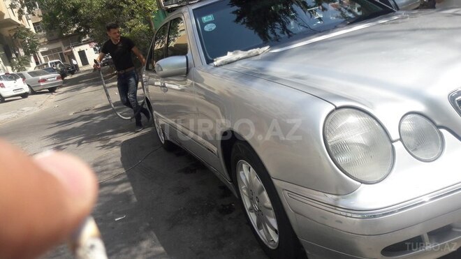 Mercedes E 240 2000, 250,000 km - 0.2 l - Bakı