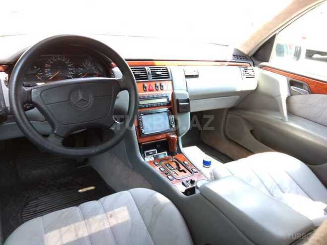 Mercedes E 240 1998, 350,000 km - 2.4 l - Bakı