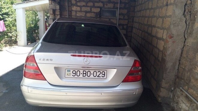 Mercedes E 240 2003, 121,000 km - 2.6 l - Bakı