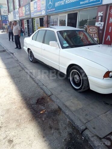 BMW 520 1984, 312,000 km - 2.0 l - Bakı