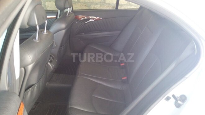 Mercedes E 240 2003, 121,000 km - 2.6 l - Bakı