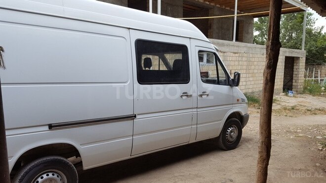 Mercedes Sprinter 208 2000, 327,000 km - 0.1 l - Şəmkir
