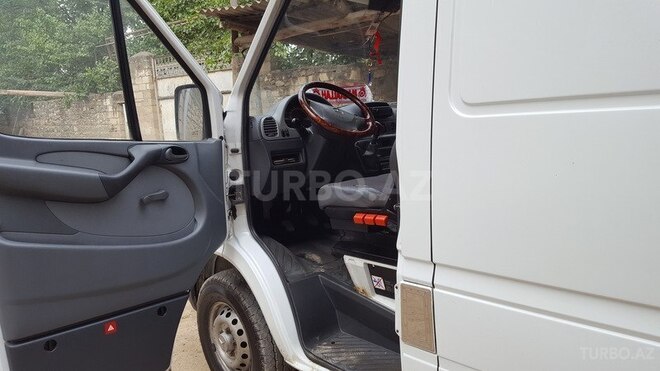 Mercedes Sprinter 208 2000, 327,000 km - 0.1 l - Şəmkir